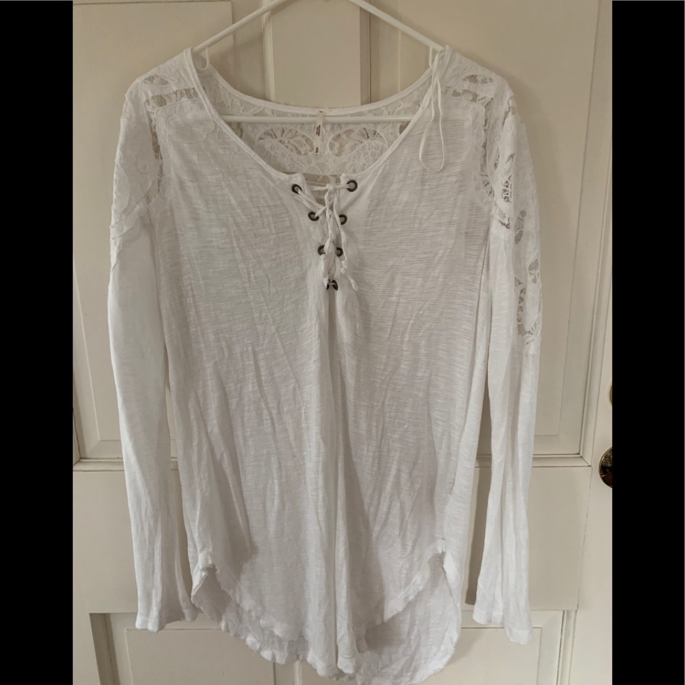 Free people White oversized long sleeve shirt